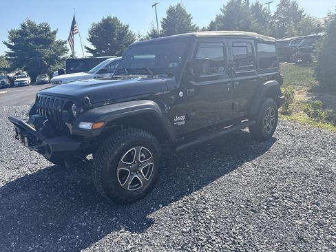 Used 2021 Jeep Wrangler Unlimited Sport image 3
