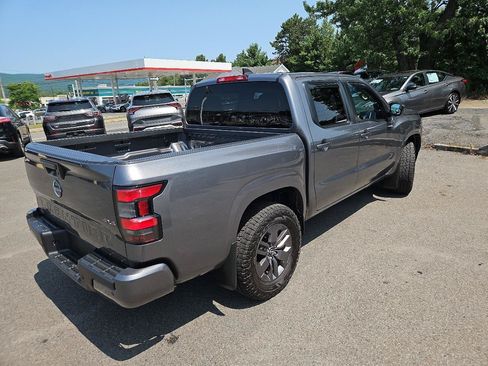 Used 2025 Nissan Frontier SV AWD/4WD image 3