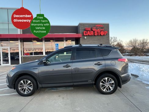 Used 2017 Toyota RAV4 XLE image 1