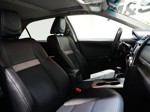 Used 2012 Toyota Camry SE image 22