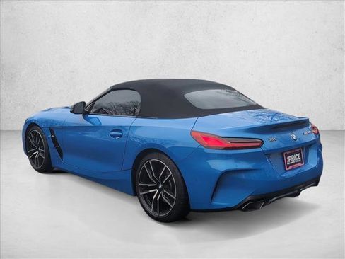 Used 2022 BMW Z4 M40i w/ Premium Package image 8