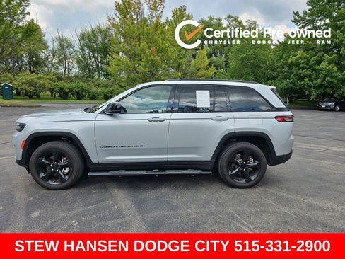 Used 2025 Jeep Grand Cherokee Limited w/ Black Appearance Package AWD/4WD image 1