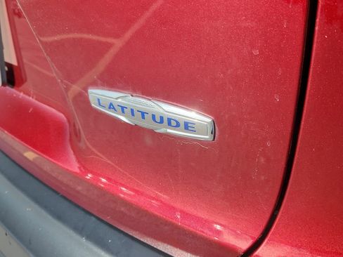 Used 2019 Jeep Cherokee Latitude w/ Popular Appearance Group image 12