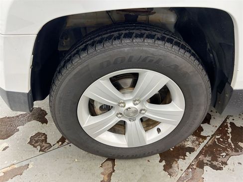 Used 2015 Jeep Patriot Sport w/ Tire & Wheel Group image 24