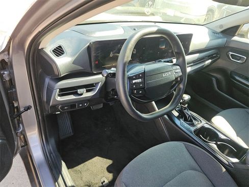 Used 2025 Kia K4 LXS image 13