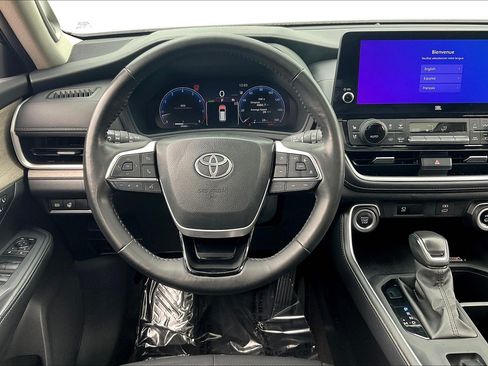 Used 2024 Toyota Grand Highlander AWD image 6