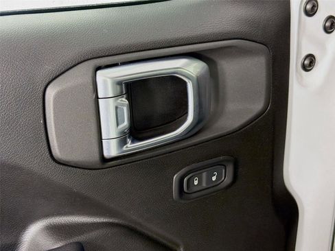 Used 2025 Jeep Wrangler Unlimited Sport AWD/4WD image 18