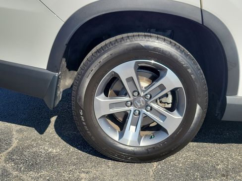 Used 2025 Honda Pilot EX-L image 6