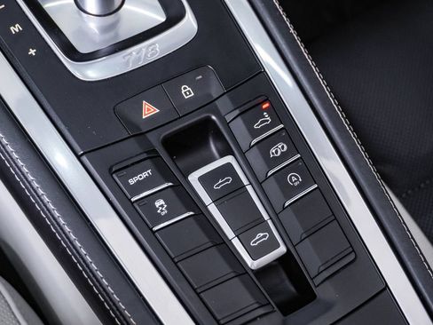Used 2024 Porsche 718 Boxster RWD image 31