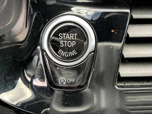 Used 2019 BMW 530i w/ Convenience Package image 32