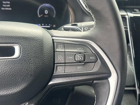 Used 2022 Jeep Grand Cherokee L Laredo w/ Luxury Tech Group I image 29