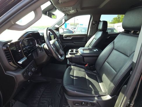 Used 2022 Chevrolet Silverado 1500 LT AWD/4WD image 17
