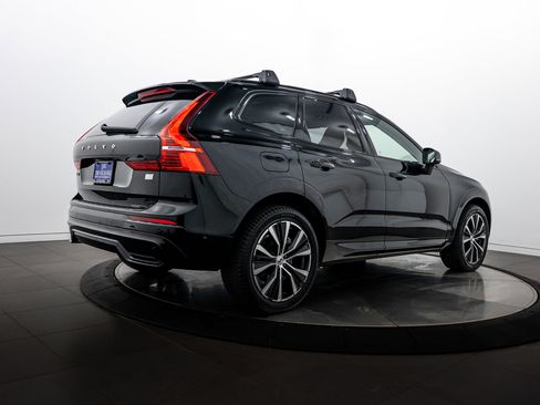 Used 2023 Volvo XC60 T8 Ultimate w/ Protection Package Premier AWD/4WD image 4