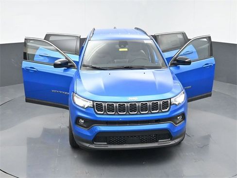 New 2025 Jeep Compass Latitude image 47