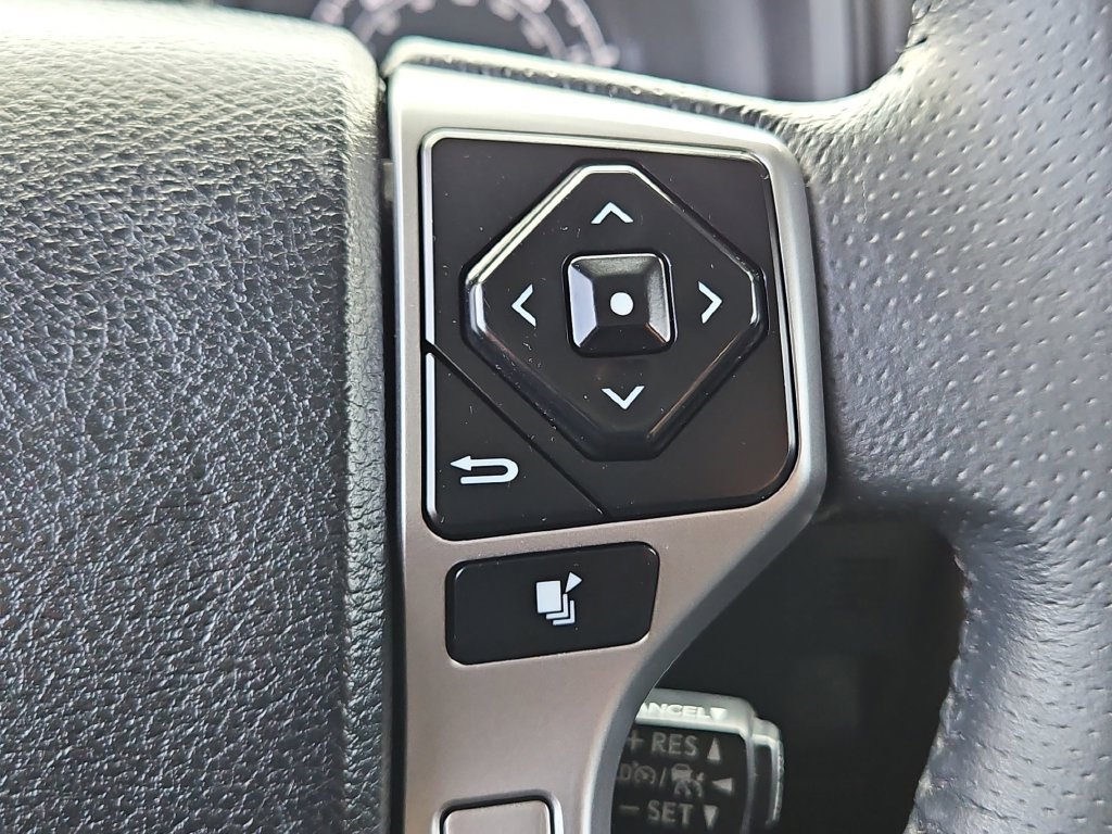 Used 2021 Toyota 4Runner SR5 AWD/4WD image 23