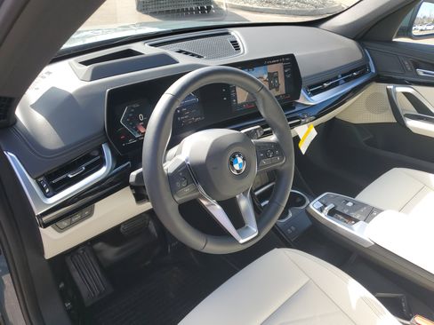 New 2026 BMW X1 xDrive28i w/ Technology Package AWD/4WD image 10