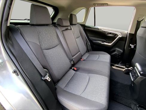 Used 2022 Toyota RAV4 XLE w/ Convenience Package AWD/4WD image 19