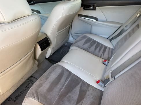 Used 2014 Toyota Camry XLE w/ Leather Package FWD image 4