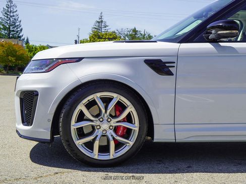 Used 2022 Land Rover Range Rover Sport SVR AWD/4WD image 4