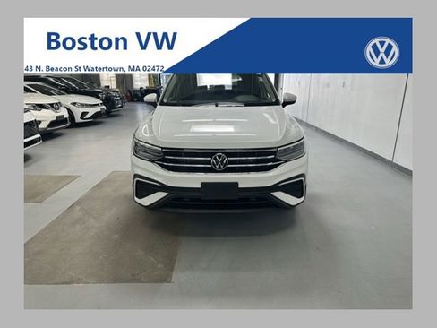 Used 2023 Volkswagen Tiguan SE AWD/4WD image 1