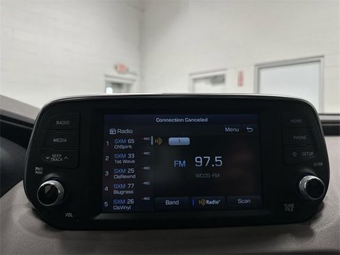 Used 2020 Hyundai Santa Fe SEL image 35