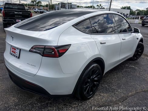 Used 2025 Tesla Model Y Long Range AWD/4WD image 9