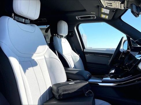 New 2025 Land Rover Range Rover Sport Dynamic SE image 12