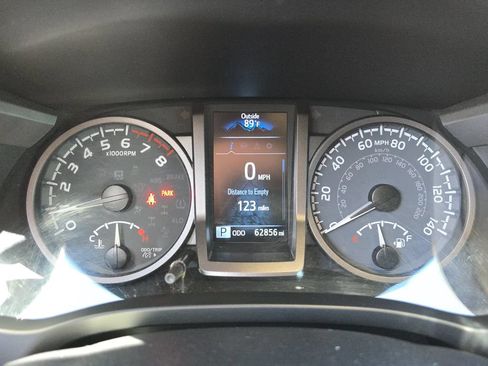 Used 2021 Toyota Tacoma TRD Off-Road w/ Technology Package AWD/4WD image 24
