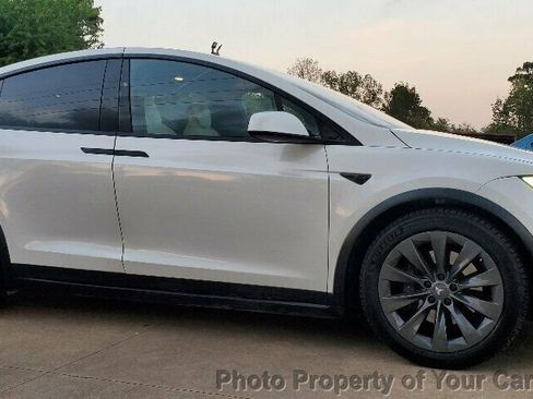 Used 2017 Tesla Model X image 12