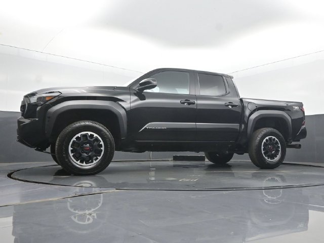 Used 2024 Toyota Tacoma TRD Off-Road AWD/4WD image 45