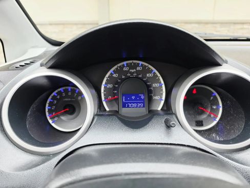 Used 2010 Honda Fit Sport image 15