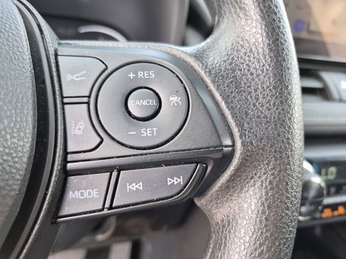 Used 2025 Toyota RAV4 XLE image 27