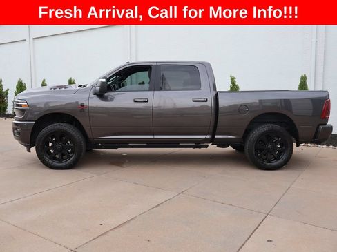 Used 2025 RAM 2500 Laramie AWD/4WD image 3