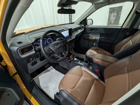 Used 2023 Ford Maverick Lariat w/ Lariat Luxury Package image 12