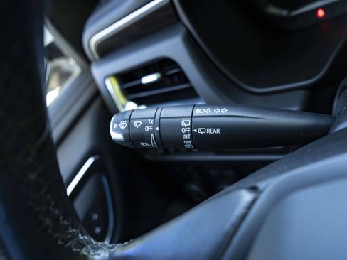 Used 2022 Chevrolet Tahoe Z71 w/ Z71 Off-Road Package image 25