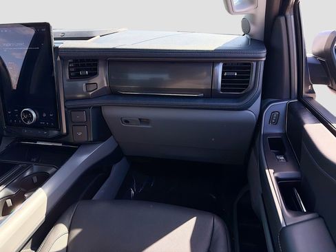 Used 2024 Ford F150 Lightning Flash w/ Max Trailer Tow Package image 18