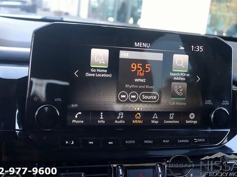 Used 2022 Nissan Pathfinder SL w/ SL Premium Package image 29