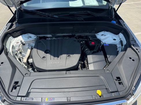 Certified 2025 Volvo XC90 B5 Core AWD/4WD image 16