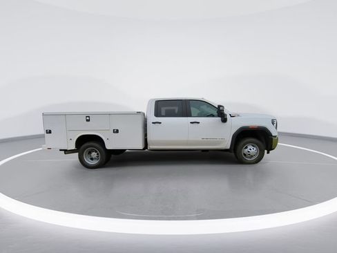 New 2026 GMC Sierra 3500 Pro w/ Convenience Package AWD/4WD image 9