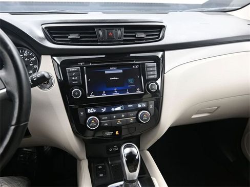 Used 2020 Nissan Rogue Sport SV w/ Technology Package image 12