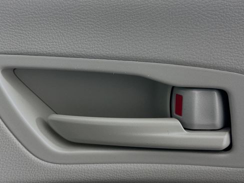 Used 2024 Toyota Sienna LE image 29