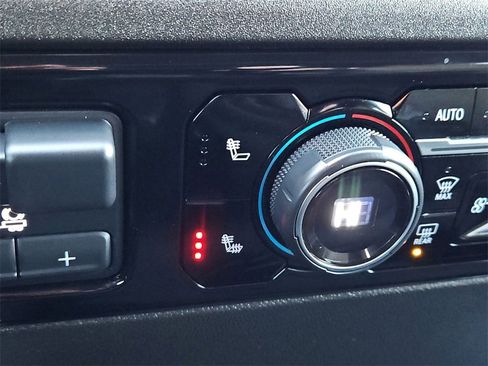 Used 2022 Chevrolet Silverado 1500 LT image 20