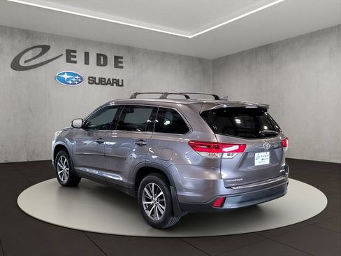 Used 2019 Toyota Highlander XLE AWD/4WD image 7