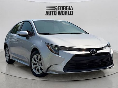 Used 2023 Toyota Corolla LE FWD image 9