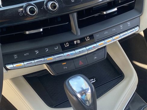 Certified 2022 Cadillac CT4 Luxury w/ Sun And Sound Package image 30