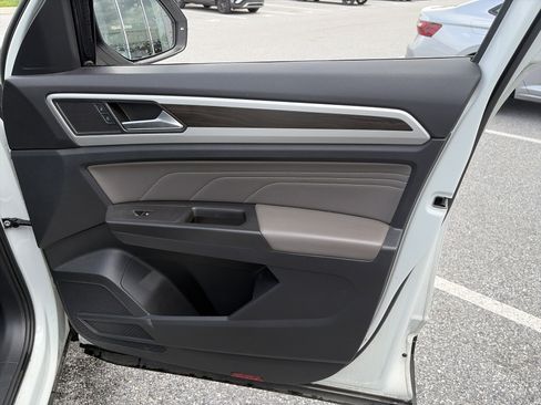 Used 2023 Volkswagen Atlas SE image 26