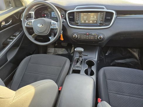 Used 2020 Kia Sorento LX image 28