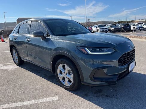 Certified 2025 Honda HR-V LX image 3