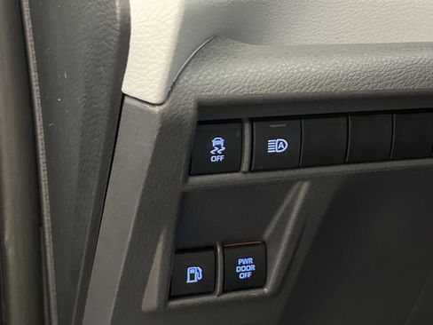 Used 2022 Toyota Sienna XSE w/ XSE Plus Package FWD image 39