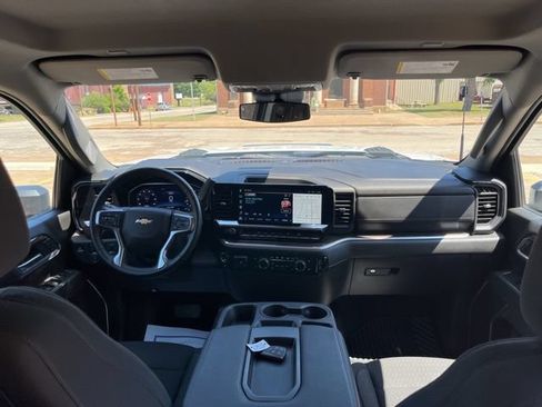Used 2025 Chevrolet Silverado 2500 LT w/ Convenience Package AWD/4WD image 18